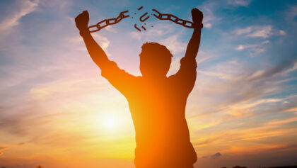 21_0405_DISCIPLESHIP_Facing-Your-Own-Sin-Courageously_1021x640-696×436